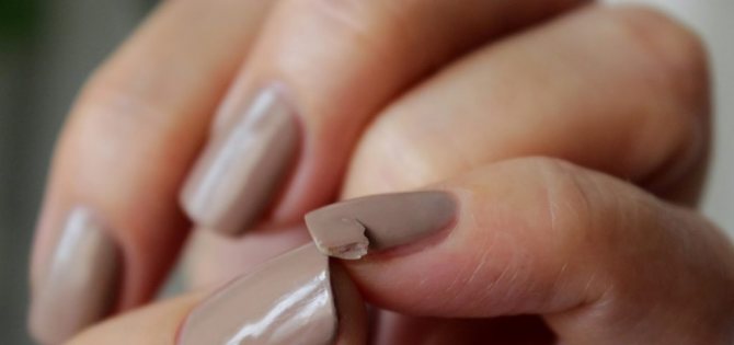 Под гель-лаком сломался ноготь. Можно ли его реанимировать?