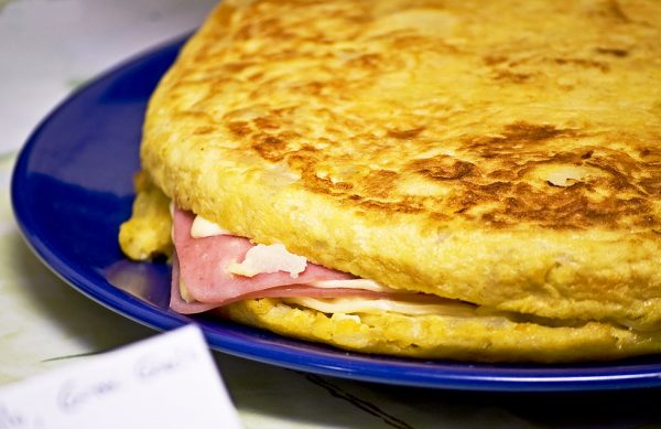 Мексиканская лепешка с начинкой: 5 бесподобных рецептов