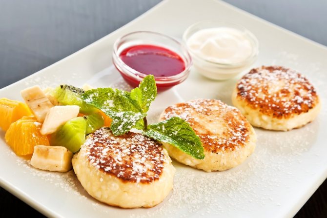 Сырники из творога в духовке — 10 вкусных рецептов