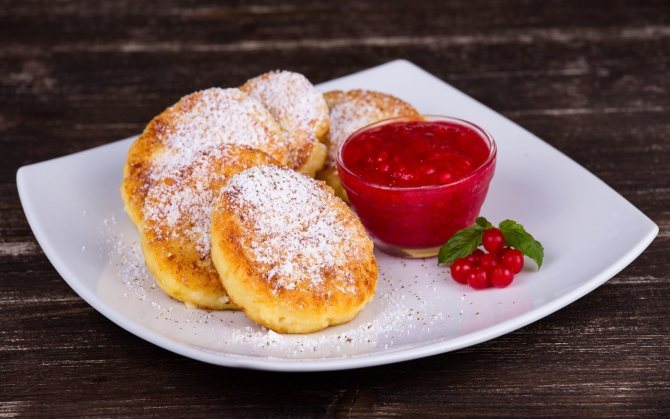 Сырники из творога в духовке — 10 вкусных рецептов