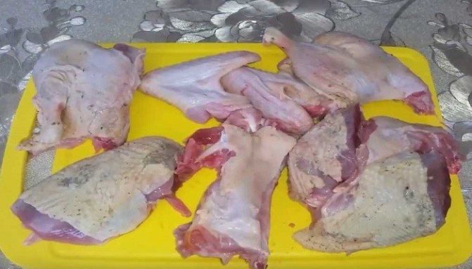 режем утку кусочками