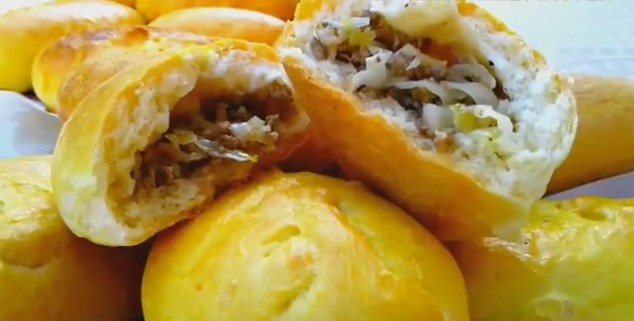Пироги с мясом из дрожжевого теста в духовке — получаются мягкие, как пух