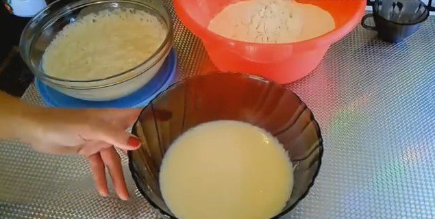 Пироги с мясом из дрожжевого теста в духовке — получаются мягкие, как пух