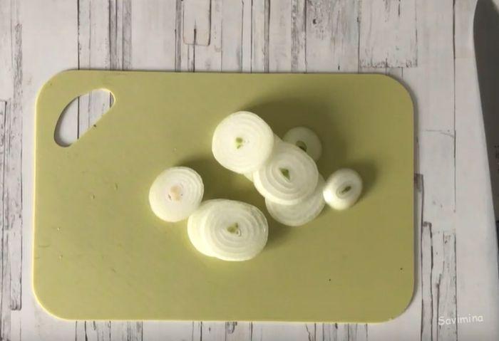 Салат с кальмарами — 12 самых вкусных и простых рецептов