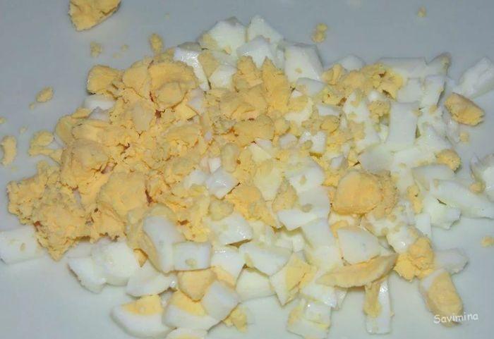 Салат с кальмарами — 12 самых вкусных и простых рецептов
