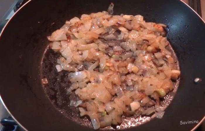 Салат с кальмарами — 12 самых вкусных и простых рецептов