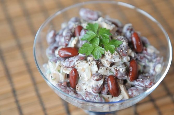Салат с консервированной фасолью. 11 очень вкусных рецептов