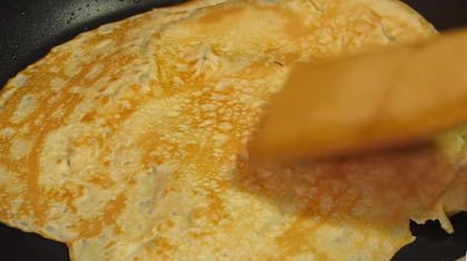 салат-с-крабовыми-палочками-и-блинами-шаг-3