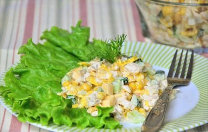 салат-с-курицей-и-яичными-блинчиками