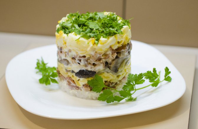 Вкусный салат с курицей: 8 простых рецептов – готовим в домашних условиях