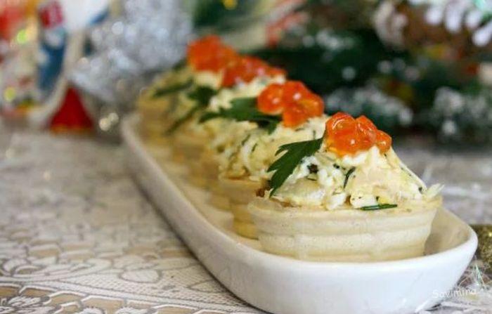 Салат с кальмарами — 12 самых вкусных и простых рецептов