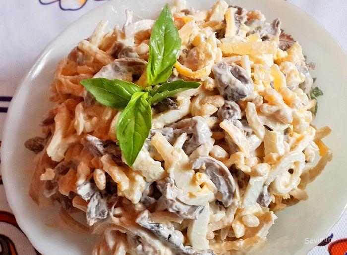 Салат с кальмарами — 12 самых вкусных и простых рецептов
