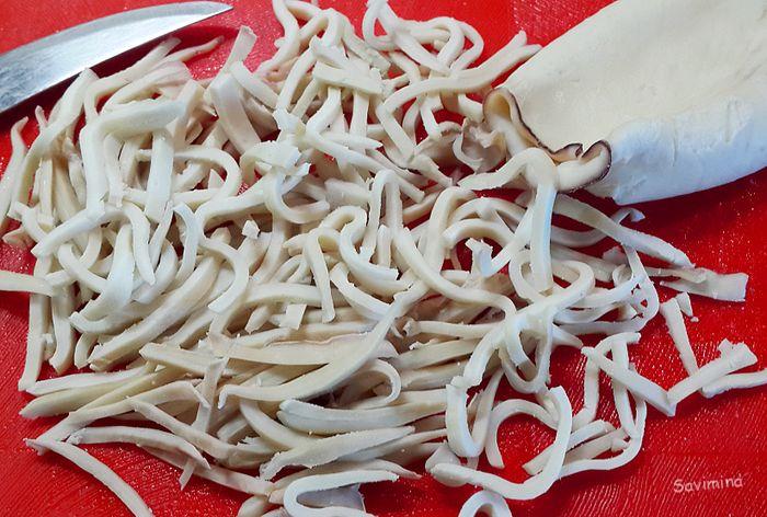 Салат с кальмарами — 12 самых вкусных и простых рецептов