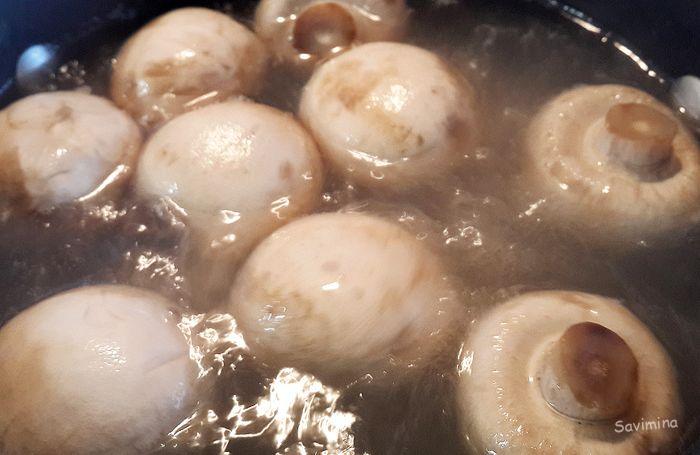 Салат с кальмарами — 12 самых вкусных и простых рецептов