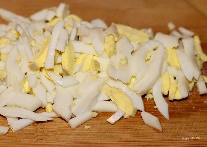 Салат с кальмарами — 12 самых вкусных и простых рецептов