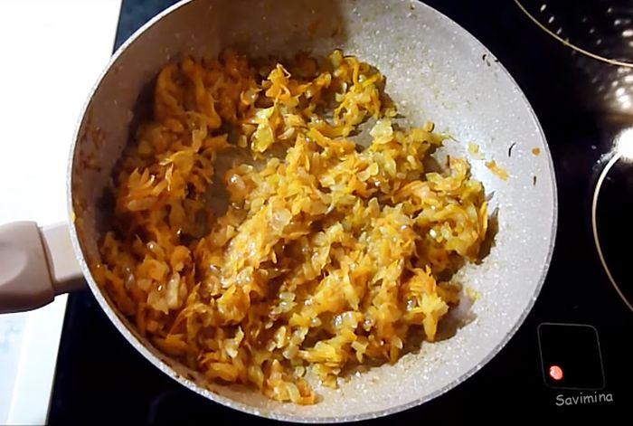 Салат с кальмарами — 12 самых вкусных и простых рецептов