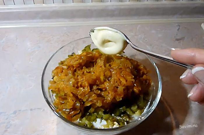 Салат с кальмарами — 12 самых вкусных и простых рецептов