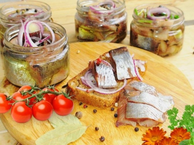 Как засолить селедку в домашних условиях — вкусные рецепты