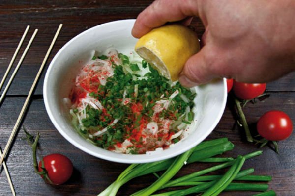 Шашлык в духовке: 5 простых рецептов мягкого и сочного мяса + секрет маринада