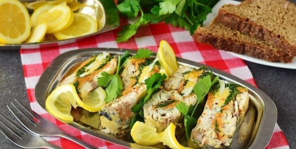 Скумбрия запеченная в духовке — 9 рецептов приготовления в фольге