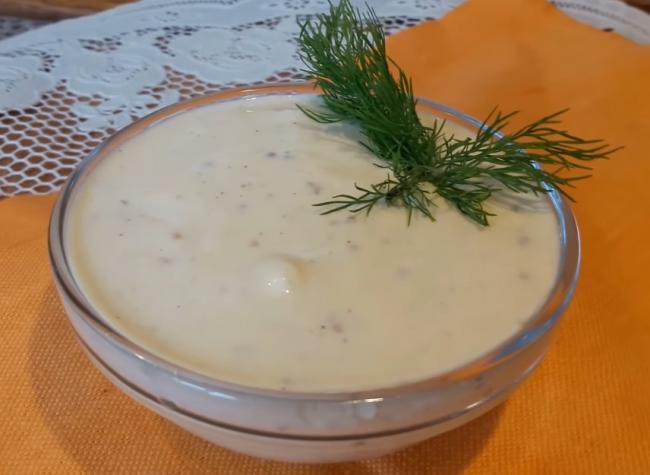 Диетические соусы для салатов: когда «вкусно» не означает «калорийно»