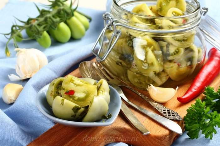 Как вкусно и просто засолить зелёные помидоры на зиму