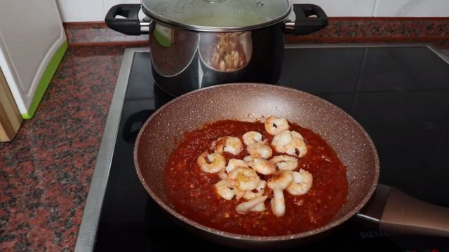 Паста с креветками в сливочном соусе — 5 рецептов с фото пошагово