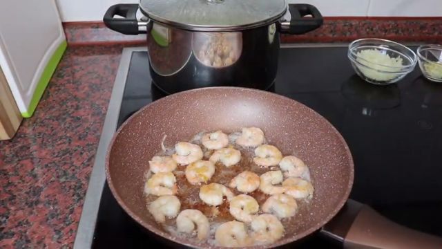 Паста с креветками в сливочном соусе — 5 рецептов с фото пошагово