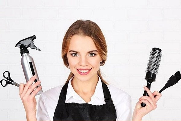 Стрижка для овального лица и тонких волос средней длины, длинных, коротких, с челкой и без. Фото