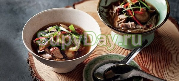 Суп с запеченной уткой и грибами шиитаке