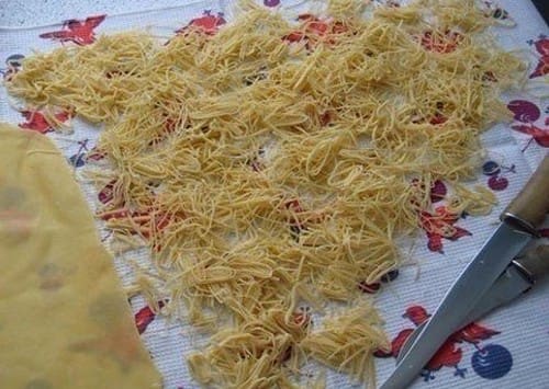 Рецепты домашней лапши для супа: яичная и постная, для лапшерезки и в хлебопечке