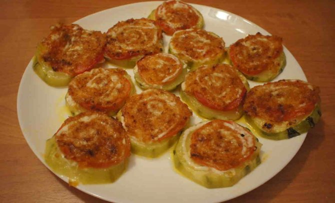 Вкусные булочки на сметане: особенности приготовления, рецепты и отзывы