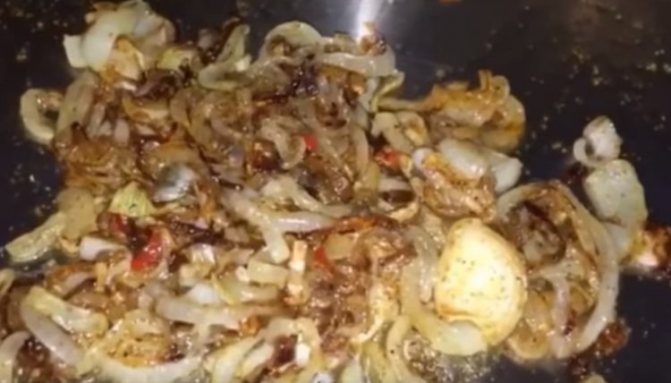 Как быстро и вкусно приготовить салат из черной редьки