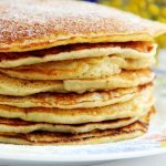 Толстые блины на молоке с дрожжами получаем густую