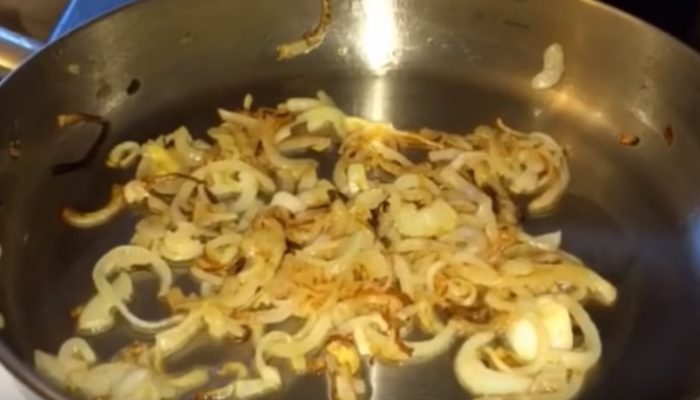 Как быстро и вкусно приготовить салат из черной редьки