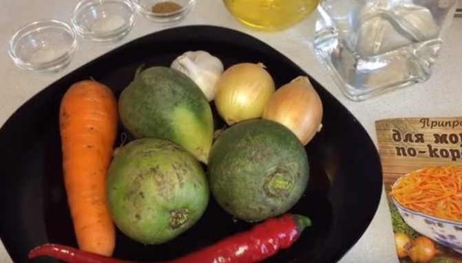 Как быстро и вкусно приготовить салат из черной редьки
