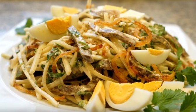 Как быстро и вкусно приготовить салат из черной редьки