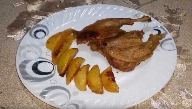 Утка кусочками с картошкой в духовке в рукаве