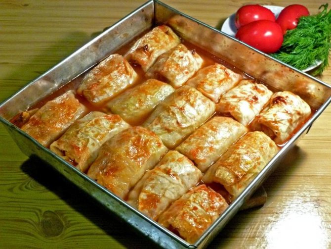 В чем тушат голубцы