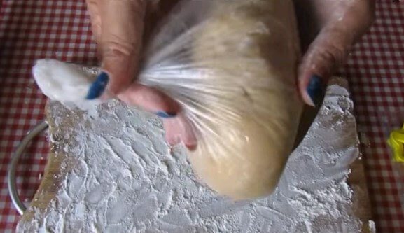 Вкусные булочки на сметане: особенности приготовления, рецепты и отзывы