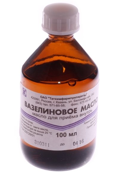 Как использовать вазелиновое масло в рецептах красоты для волос?