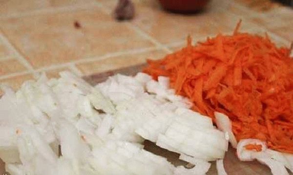 Рассыпчатый плов из свинины три рецепта на плите, в мультиварке и в казане на открытом огне