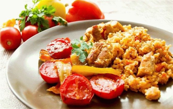 Рассыпчатый плов из свинины три рецепта на плите, в мультиварке и в казане на открытом огне