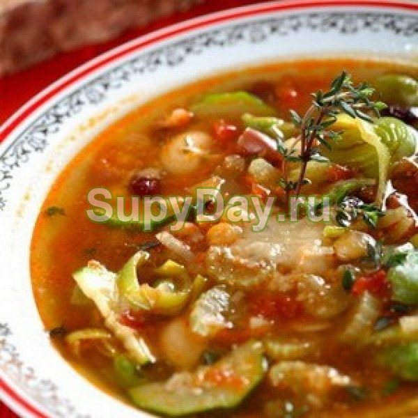 Вкусный суп с фасолью и солеными огурчиками