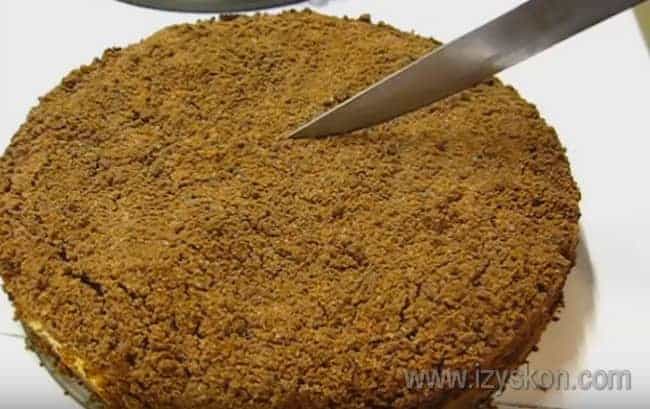 Вот мы и рассказала 3 простых способа, как можно приготовить вкусный пирог с творогом в духовке.