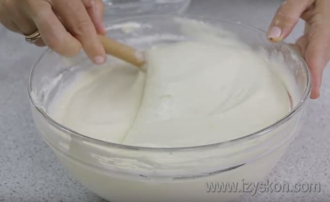 Вот такой получилась начинка для вкусного пирога с творогом в духовке.