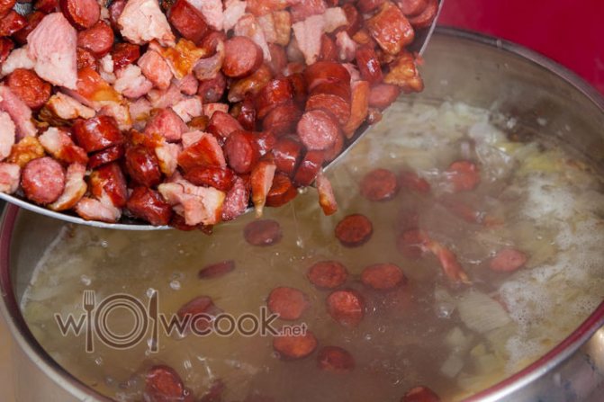 всыпаем мясо
