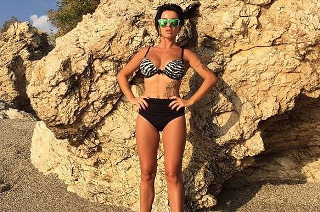 Юлия Волкова в купальнике