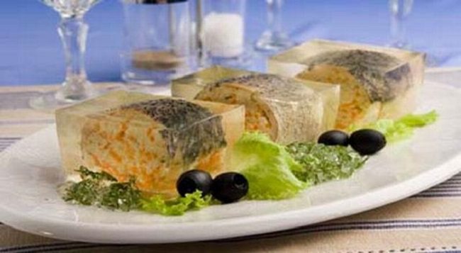 Заливное (холодец) из рыбы: 9 простых и вкусных рецептов заливной рыбы