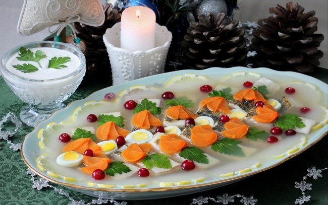 Заливное (холодец) из рыбы: 9 простых и вкусных рецептов заливной рыбы